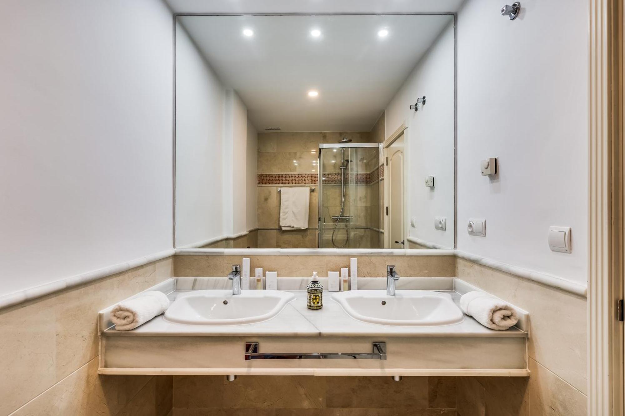 Molo Residences Boutique Apartments & Spa Marbellac Extérieur photo